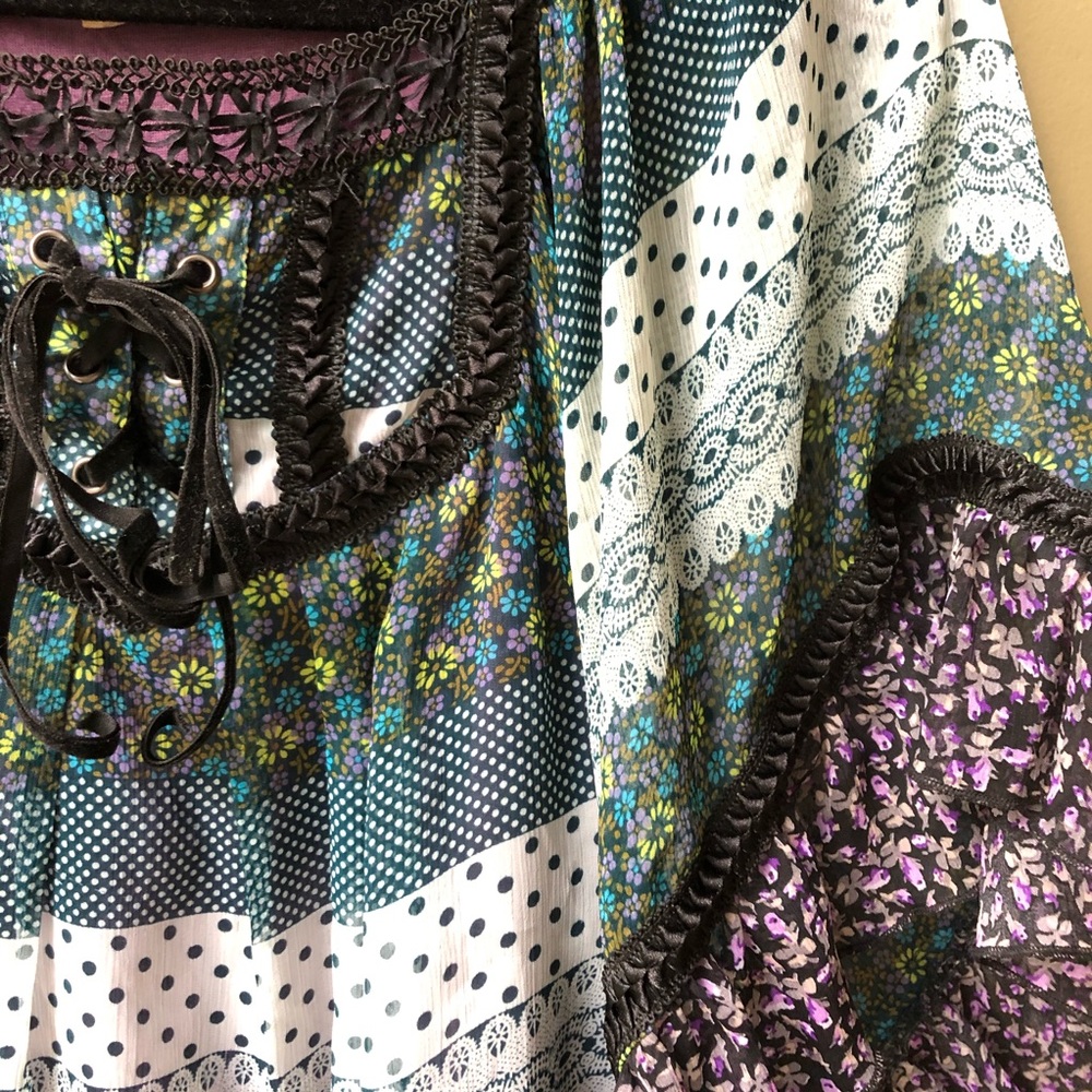 Flowy Patterned Shirt - Picture 3 of 4